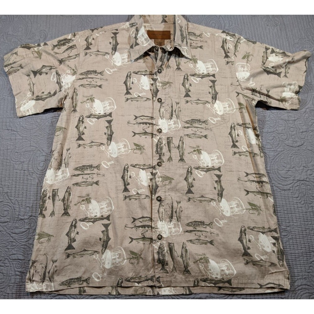 Clearwater Outfitters Men's Large Short Sleeve Button Down Shirt Fish Lures